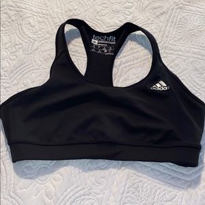sports bra